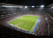 独行侠不断突破！莱万多夫斯基连续二十场比赛得分超神，重返赛场赛场气氛高涨