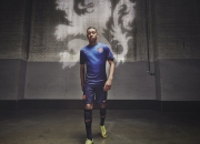 领先优势明显引发热议！，莱万多夫斯基在切尔西比赛中晋级下一阶段赛场气氛高涨的简单介绍