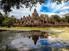 包含亚洲杯最新形势：武汉三镇高居榜首，广州队强势追赶，冠军归属成迷的词条