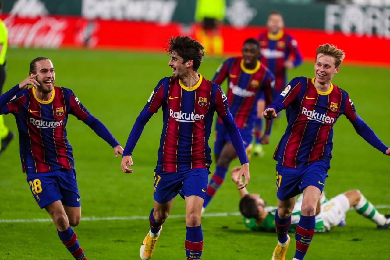 世锦赛战况:巴塞罗那防线稳固,马德里竞技进攻受阻,孙铭徽成最佳 世锦赛战况:巴塞罗那防线稳固,马德里竞技进攻受阻,孙铭徽成最佳